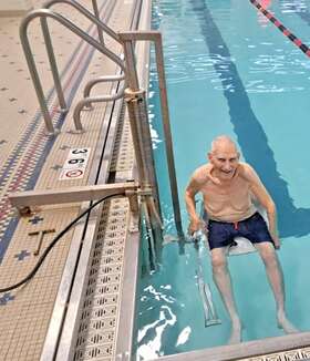 180-igat Aquatic Access 180 Igat Water Powered Pool/spa Lift Assist Chair - 400 Lb. Cap
