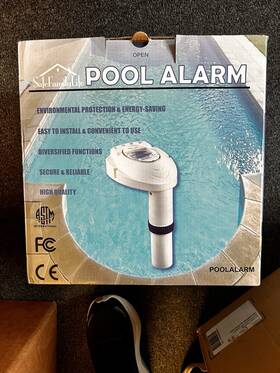 Iso09001 Safe Family Life Swimming Pool Alarm System Sound And Light Flashing Alert New